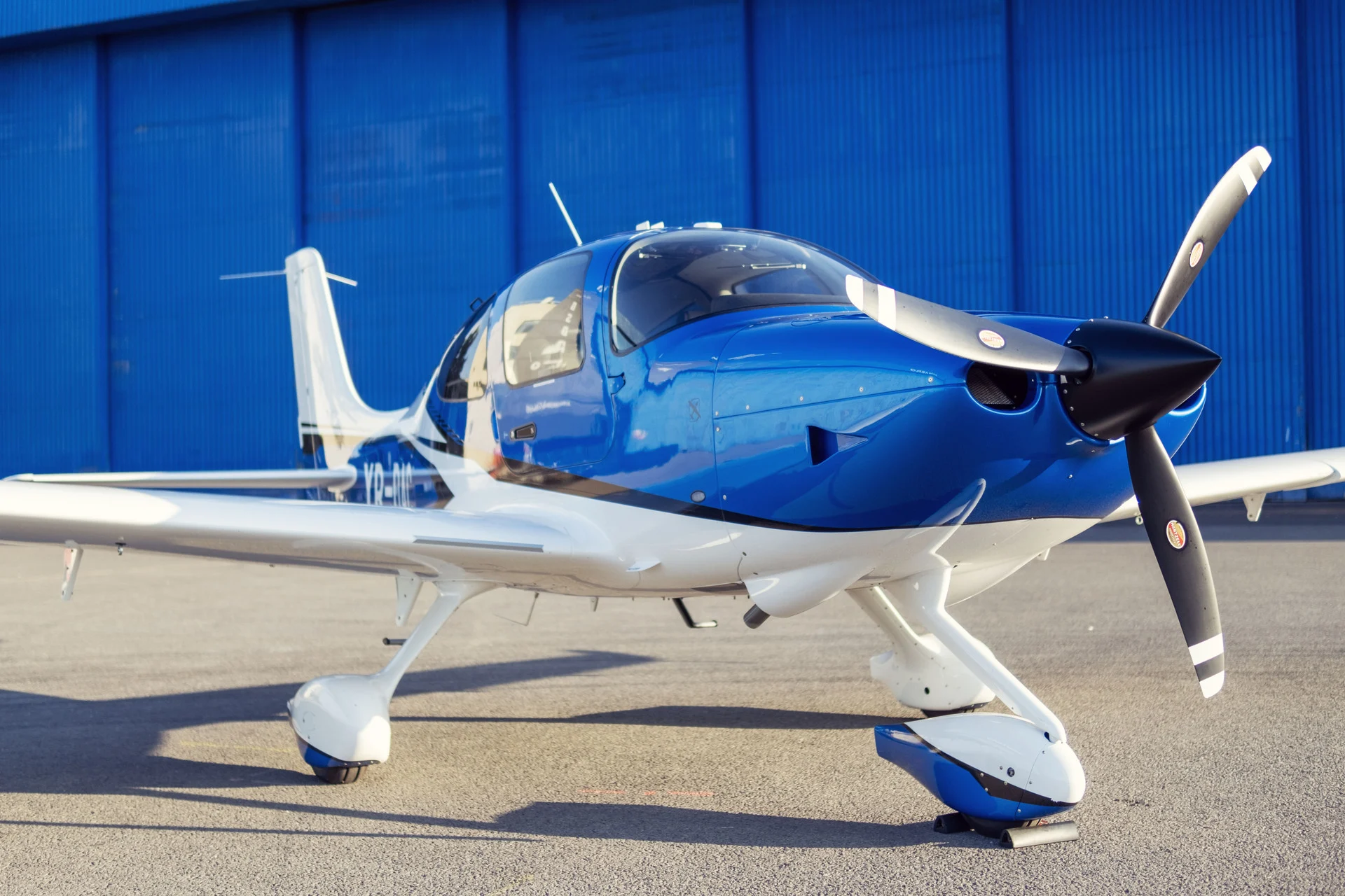 Cirrus SR20 G7 glass cockpit — Garmin Perspective Touch+ panel